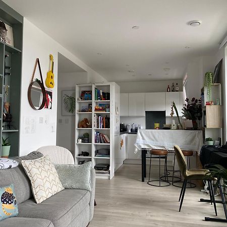 Cozy Flat With Stunning Views Apartment London Bagian luar foto