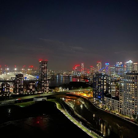 Cozy Flat With Stunning Views Apartment London Bagian luar foto