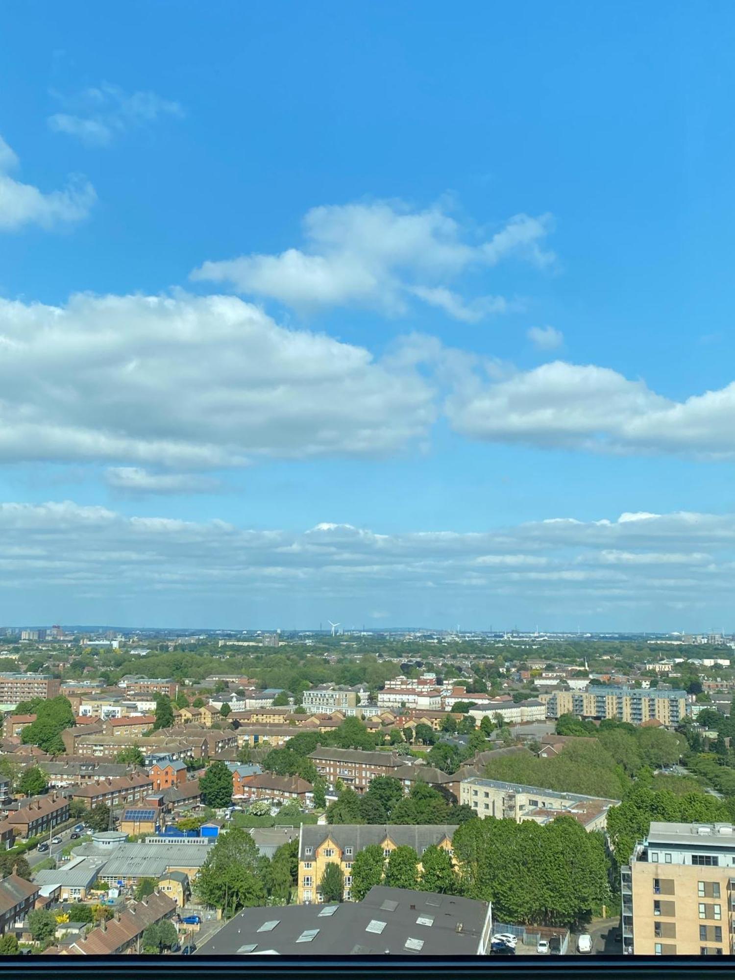 Cozy Flat With Stunning Views Apartment London Bagian luar foto
