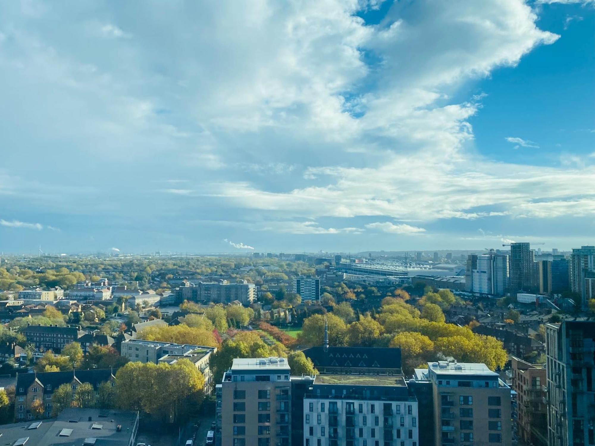 Cozy Flat With Stunning Views Apartment London Bagian luar foto